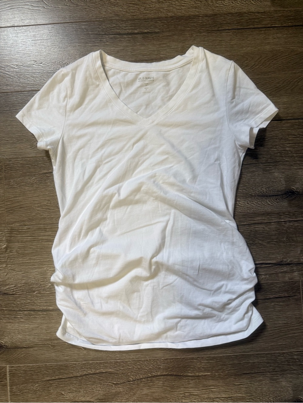 Old Navy Maternity White V-Neck Tee